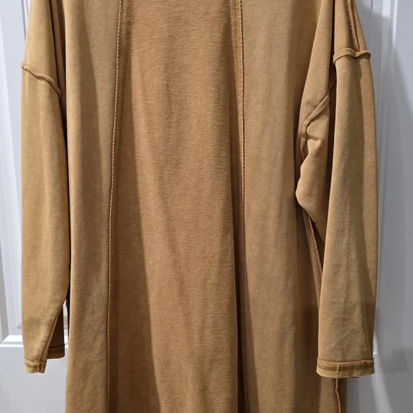 Oli & Hali Tan Sweatshirt - Picture 5 of 5